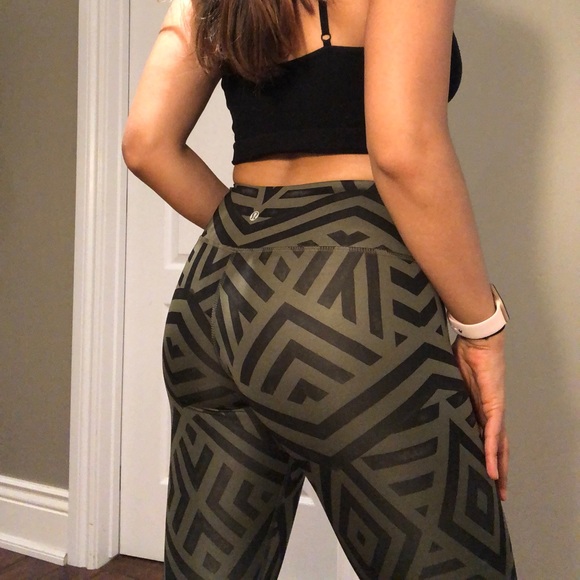 Lululemon printed leggings - Picture 2 of 3